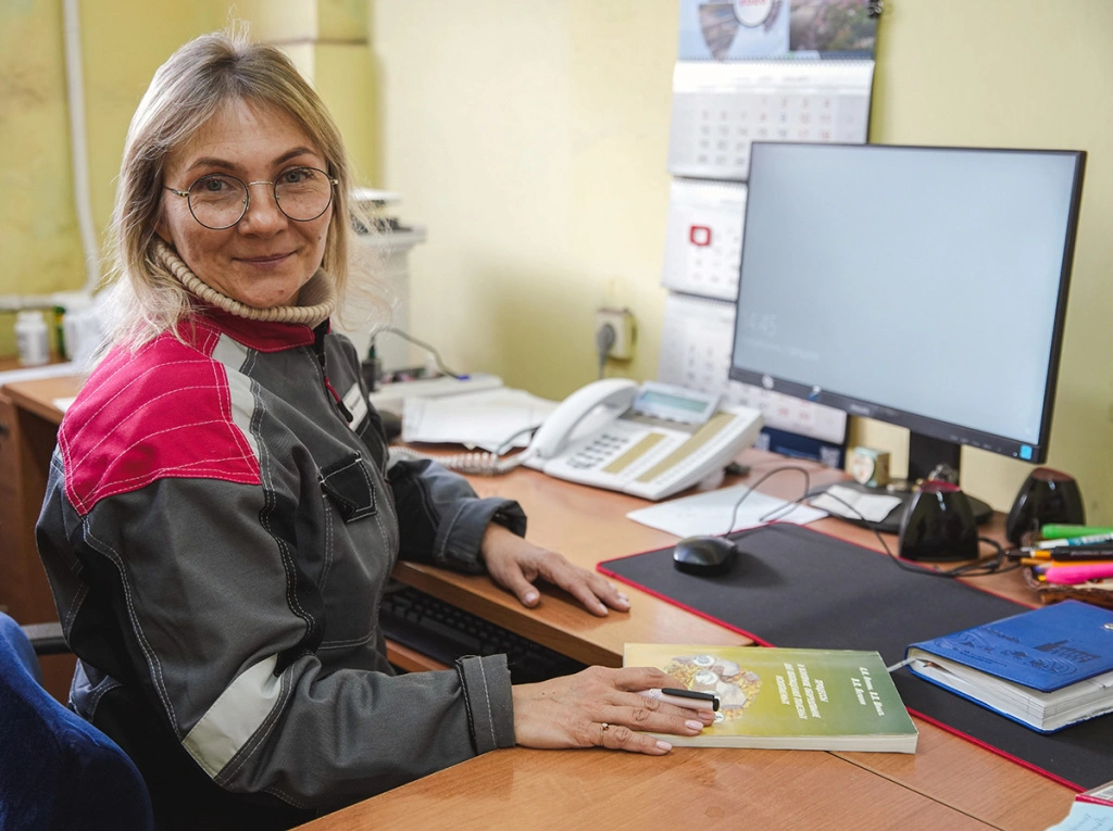 Ирина Степанова надеется, что исследования помогут улучшить качество продукции комбината — окатышей и ГБЖ (1) (1).JPG