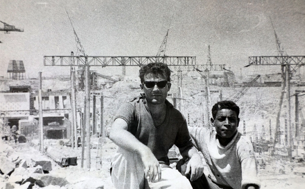1960-е.-В-качестве-сварщика-Хорхордин-строил-Асуанскую-плотину-в-Египте.JPG