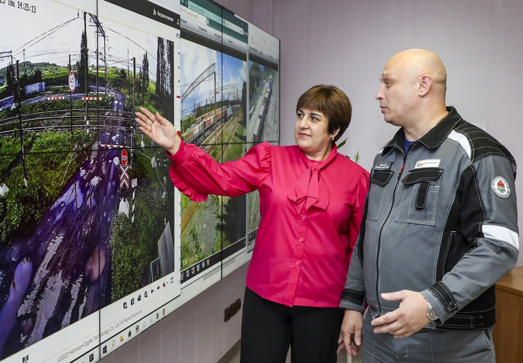 Ольга Соловцова не только отлично справилась с работой начальника службы движения, но и подготовила целый список улучшений.JPG Ольга Соловцова не только отлично справилась с работой начальника службы движения, но и подготовила целый список улучшений.JPG