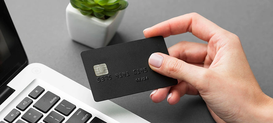 high-view-laptop-black-shopping-card.jpg high-view-laptop-black-shopping-card.jpg