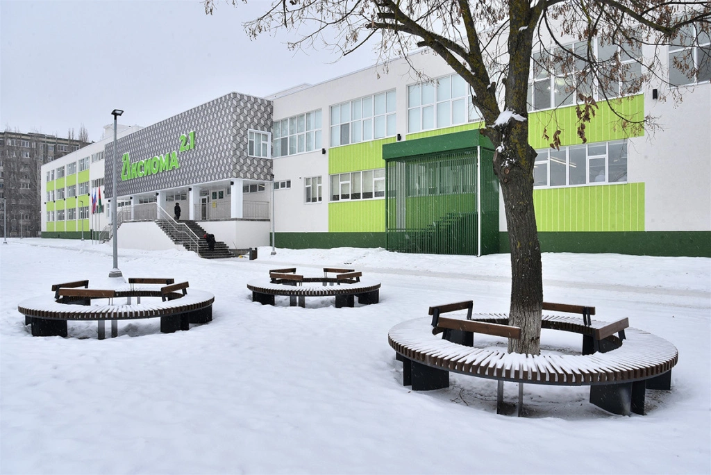 Металлоинвест помог благоустроить школу № 21 в Старом Осколе.jpg