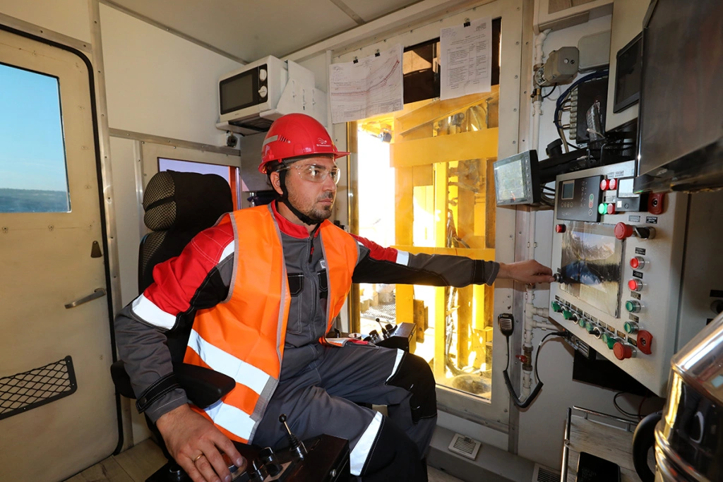 Машинисты довольны не кабина, а оборудованная маленькая комната!.JPG