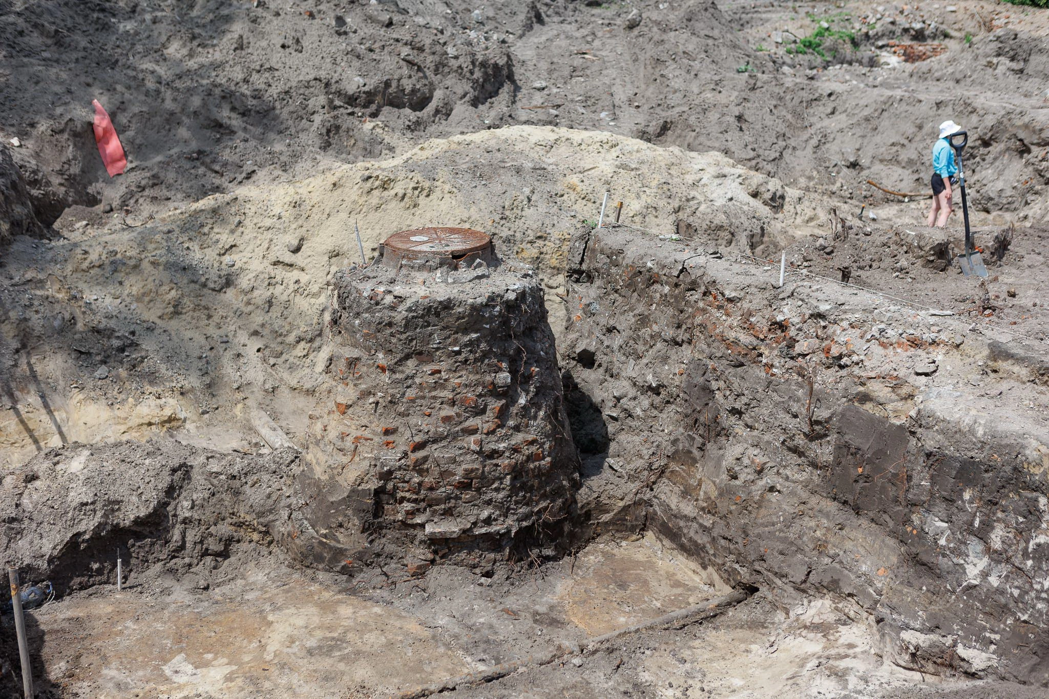 AVER4768.jpg AVER4768.jpg