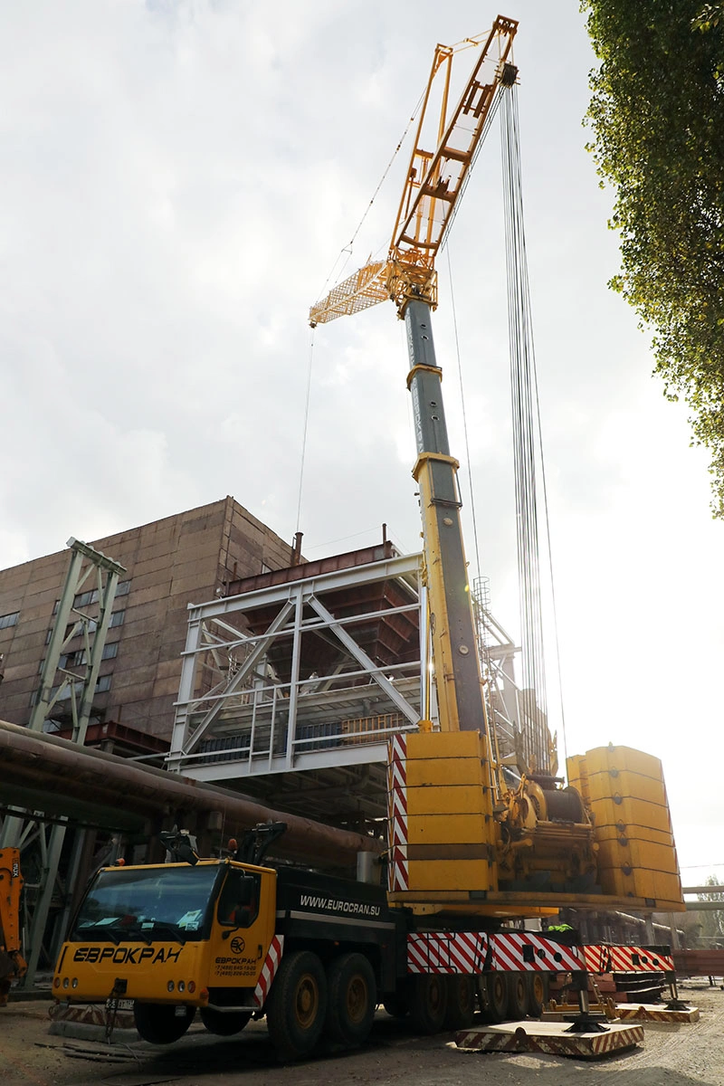 Специалисты-монтируют-корпуса-электрофильтров.jpg Специалисты-монтируют-корпуса-электрофильтров.jpg